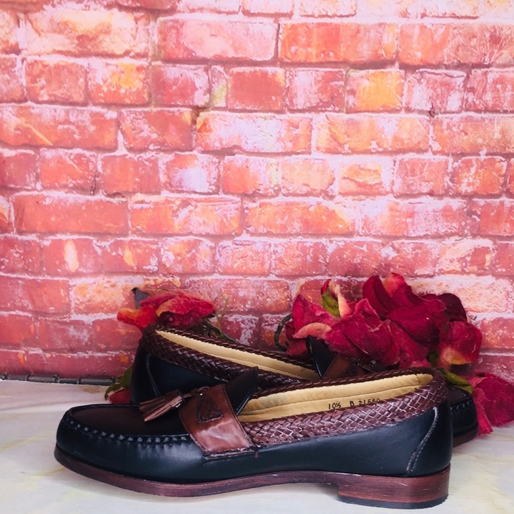 Allen Edmonds Maxfield Black and Brown Leather Tassel Loafers - Picture 6 of 11